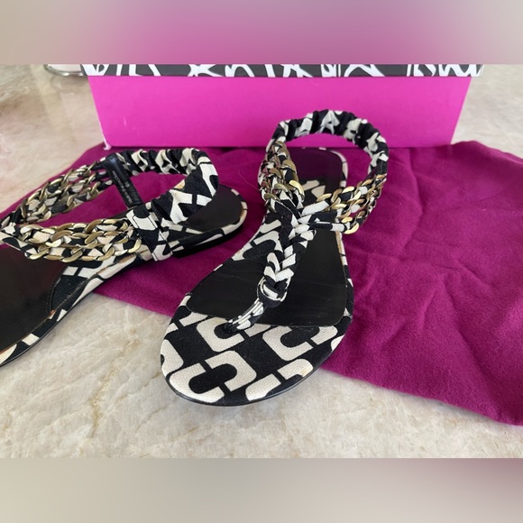 Diane Von Furstenberg black&white sandals, Size 6 - Picture 10 of 11